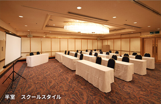 画像:ワシントンホール(桜・若葉)