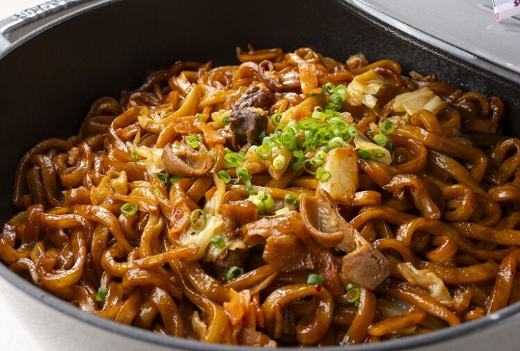 画像：ほるもん焼きうどん