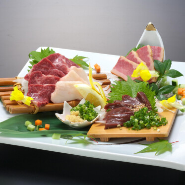 写真：馬刺し盛り合わせ